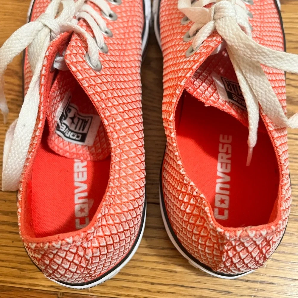 Converse Chuck Taylor’s in Coral